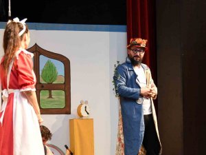 Altındağlı Çocukların Tiyatro Keyfi