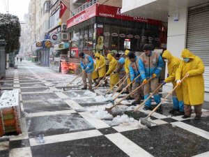 Şanlıurfa’da Ekiplerin Kar Mesaisi Başladı