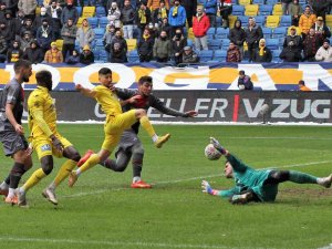 Spor Toto Süper Lig: Mke Ankaragücü: 0 - Fatih Karagümrük: 1 (İ̇lk Yarı)