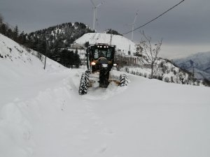 Kapanan Köy Yolları Açılmaya Çalışılıyor