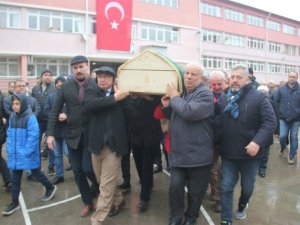 Evinde Ölü Bulunan Okul Müdürünün Cenazesi Memleketine Uğurlandı