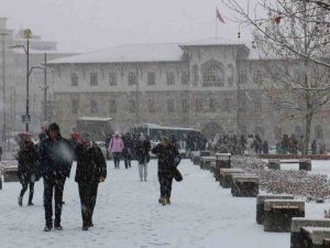 Sivas’ta Yoğun Kar Yağışı