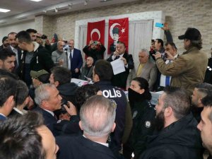 Esnaf Kefalet Kongresinde Çıkan Arbedeye Polis Müdahale Etti