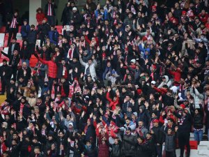 Sivassporlu Taraftarlar Beşiktaş Maçına İlgi Gösterdi