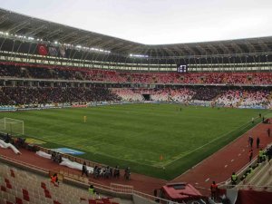 Sivas 4 Eylül Stadyumu 37 Gün Sonra Ev Sahipliği Yapıyor