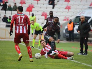 Beşiktaşlı Kevin N’koudou Formasında Arma Olmadan Oynadı