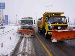 Diyarbakır Geneli Ekiplerin Karla Mücadele Çalışmaları Devam Ediyor