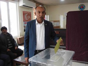 İ̇brahim Kara Güven Tazeledi