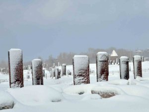 ’Sakin Şehir’ Ahlat’ın Tarihi Mekanlarından Kartpostallık Kar Manzaraları