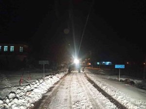 Şanlıurfa’da Karla Mücadele Gece Boyu Devam Etti