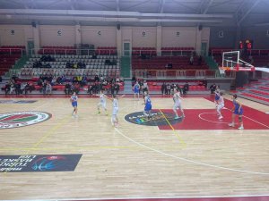 İ̇zmit Belediyespor, Yalova’yı Devirip Seriyi 12 Maça Çıkardı