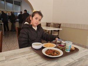 Miniklere Ücretsiz Yemek Hazırlığı