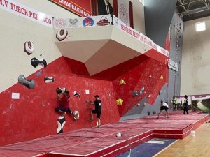 Diyarbakır’da Kısa Kaya Tırmanış Şampiyonası Yapıldı