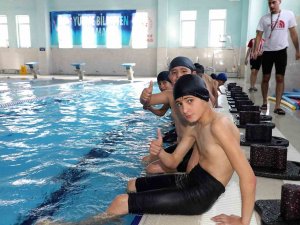 Patnos Yüzme Havuzu’nda İlk Kulaçlar Atıldı