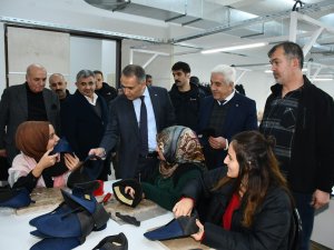 Vali Çuhadar, Asgem’de Ayakkabı Üretim Atölyelerini Gezdi