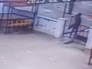 Güpegündüz Sitenin Demir Kapısını Çaldı