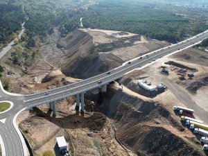Bursa’da Balıklıdere Köprüsü İnşaatı Hızla Sürüyor
