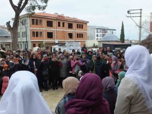 Balıkesir’de 170 Kişilik Umre Kafilesi Dualarla Uğurlandı