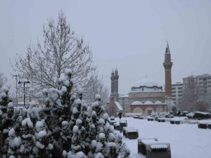 Sivas’ta Eğitime Kar Engeli