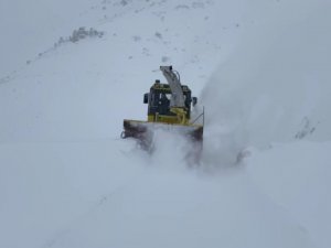 En Kurak Kışını Geçiren Arıcak’ta Kar Kalınlığı Bir Metreyi Geçti