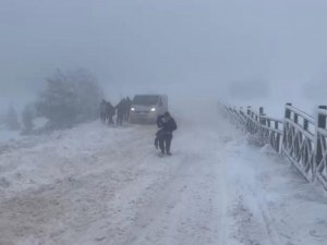 Spil’de Mahsur Kalanlar İtfaiye Ekipleri Tarafından Kurtarıldı