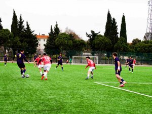 Alaçatıspor, Budaklar Gençlik’i 4-0 Yendi