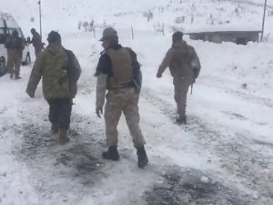 Siirt’te Kar Ve Tipide Mahsur Kalan Köy Korucuları Ve Vatandaşlar Ekiplerce Kurtarıldı