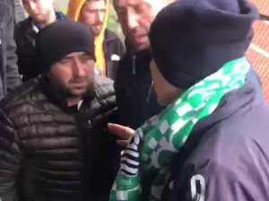 Rakip Takımın Taraftarına Mandalina İkram Ettiler