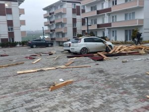 Şiddetli Rüzgar Büyükçekmece Ve Silivri’de De Etkisini Gösterdi