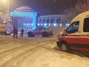 Karda Mahsur Kalan Vatandaşlar Tahliye Ediliyor
