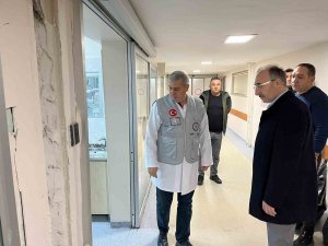 7.4’lük Depremde Fırat Üniversitesi Hastanesinde Sıva Çatlakları Oluştu