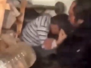 Hatay’da Depremde Yıkılan Apartmandan Bir Aile Böyle Kurtarıldı