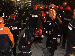 Van’da 90 Afad Personeli Deprem Bölgesine Gönderildi