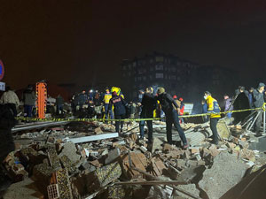 Depremde 284 kişi hayatını kaybetti, 2323 kişi yaralandı