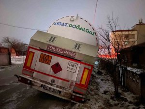 Lpg Yüklü Tanker Devrildi
