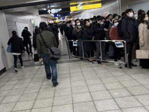 Tokyo Metrosu’nda Şüpheli Madde Alarmı