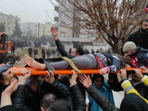 Şanlıurfa’da Enkaz Altından 2 Kişi Böyle Kurtarıldı