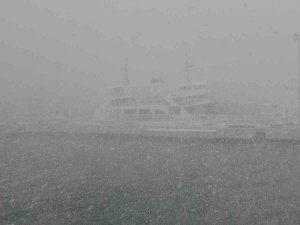 Yoğun Kar Yağışı Nedeniyle Çanakkale-kilitbahir Seferleri Durduruldu