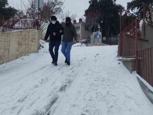 Tekirdağ Beyaz Örtüyle Kaplandı: Eğitime Kar Engeli