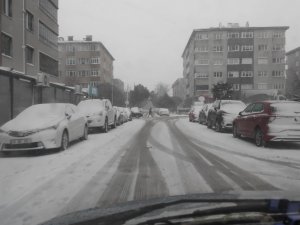 Bandırma’da Kar Yağışı Etkili Oldu