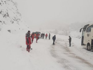 Deprem Bölgesine Yardıma Giden Ekip Mahsur Kaldı