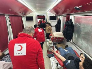 Düzceliler Deprem İçin Kan Bağışı Kuyruğuna Girdi