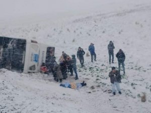 Kamil Koç’a Ait 2 Otobüs 5 Kilometre Arayla Karda Yan Yattı