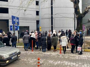 Zonguldak’ta Vatandaşlar Deprem Paniğiyle Sokağa Koştu