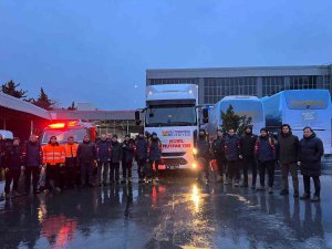 Zeytinburnu Yardım İçin Deprem Bölgesinde