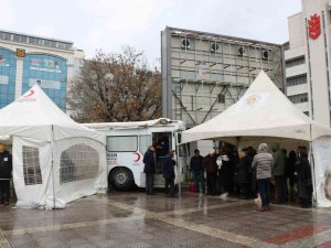 Samsun’dan Deprem Bölgelerine Kan Seferberliği