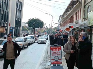 Artçı Deprem Mersinlileri Sokağa Döktü