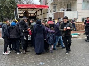 Mehmetçik’ten Malatya’da Depremzedelere Sıcak Yemek Desteği
