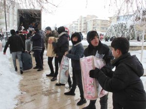 Karaman’da Vatandaşlar Depremzedeler İçin Seferber Oldu