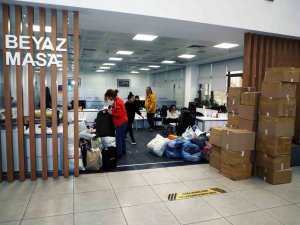 Eyüpsultan Deprem Bölgesindeki Vatandaşlar İçin Tek Yürek Oldu